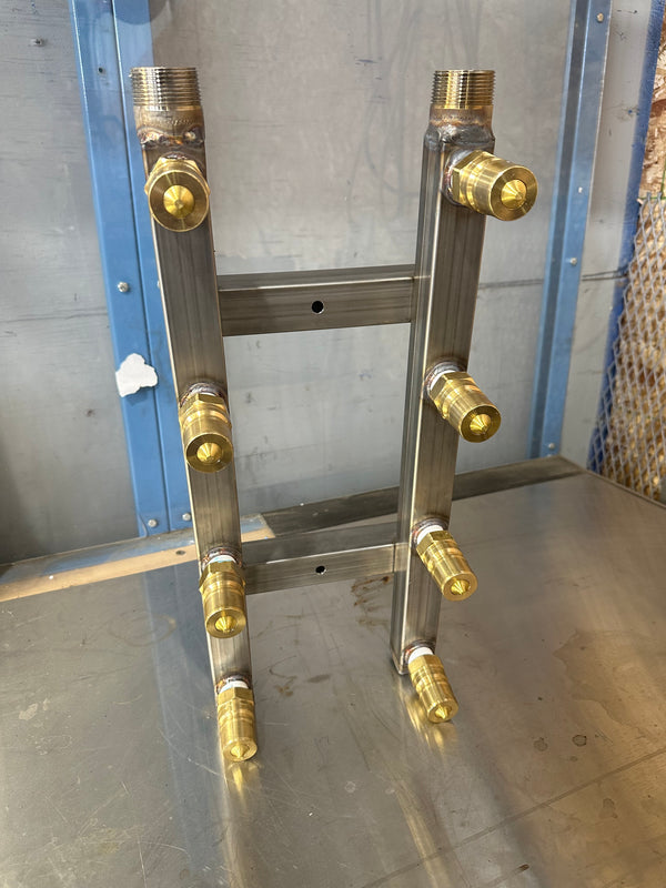 Stainless quick-disconnect manifold